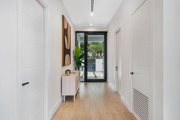 Interior, Recessed Lighting, Wood Texture Flooring
