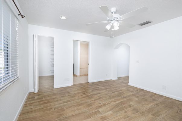 Empty room, Interior, Recessed Lighting, Wood Texture Flooring