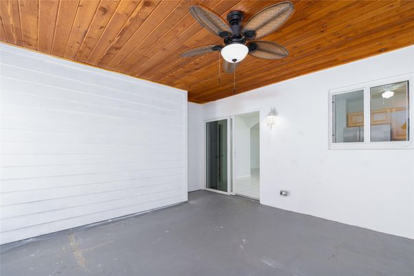 Empty room, Exterior, Wooden Ceilings