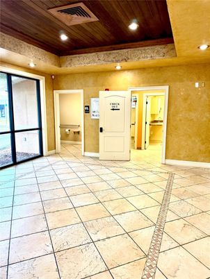 Empty room, Interior, Recessed Lighting, Wooden Ceilings