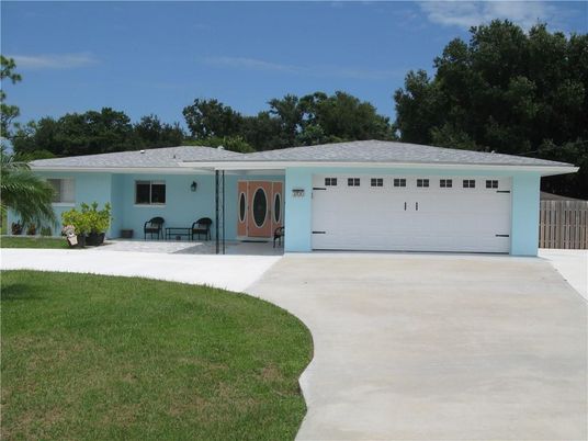 Attached, Backyard, Exterior, Facade, Ranch