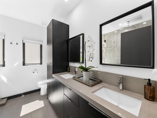 Bathroom, Dual Sink Vanities, Interior, Recessed Lighting