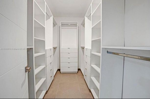 Interior, Walk-in Closets