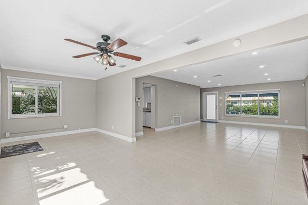 Empty room, Interior, Recessed Lighting