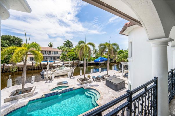 Exterior, Pool, Water