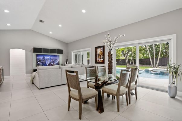 Dining room, Interior, Living room, Recessed Lighting