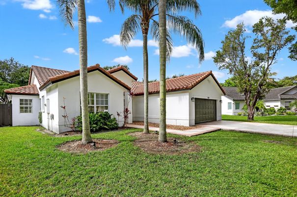 Backyard, Detached Garage, Exterior
