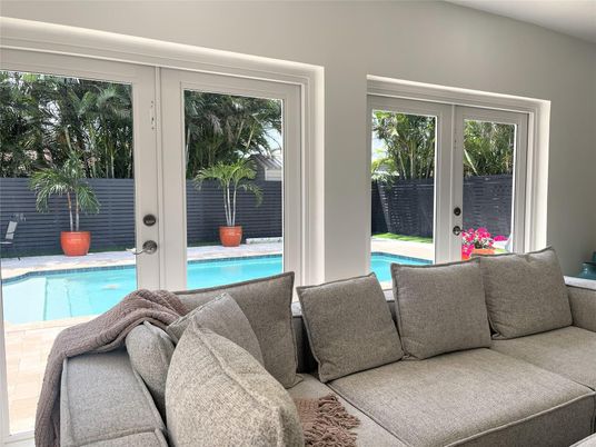 Interior, Pool, Sun Room