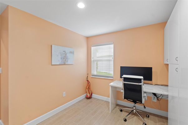 Home Office, Interior, Recessed Lighting, Wood Texture Flooring