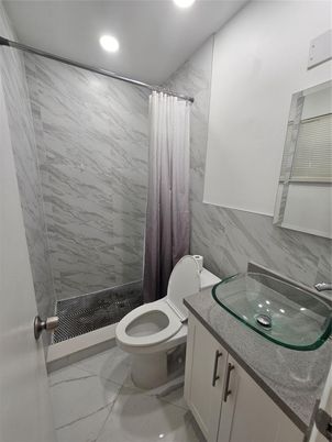 Bathroom, Interior, Marble, Marble Walls, Recessed Lighting