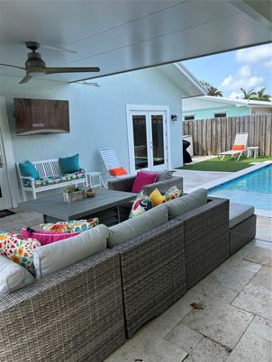 Exterior, Pool