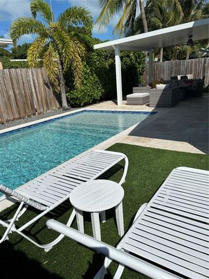 Exterior, Pool