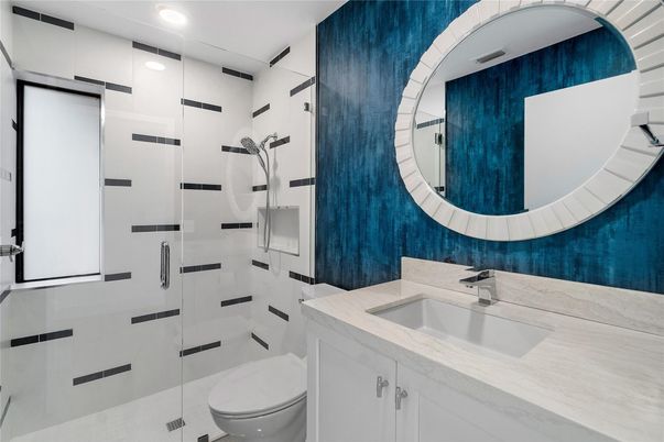 Bathroom, Interior, Recessed Lighting