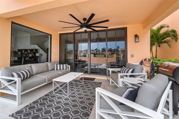 Exterior, Living room