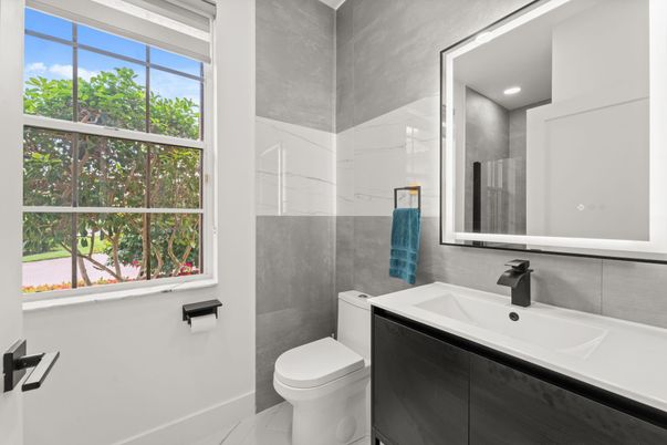 Bathroom, Interior, Recessed Lighting
