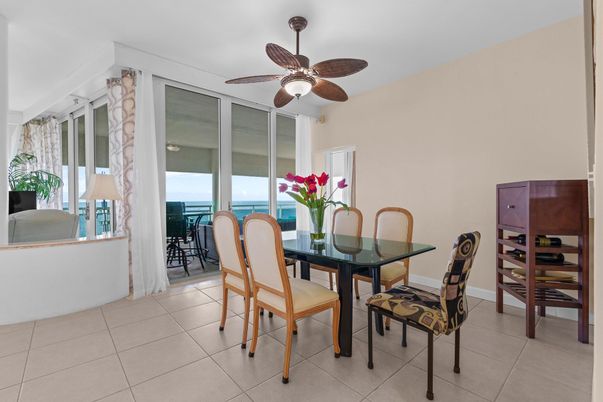 Dining room, Interior, Water