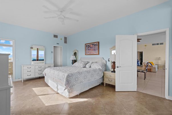 Bedroom, Interior, Water