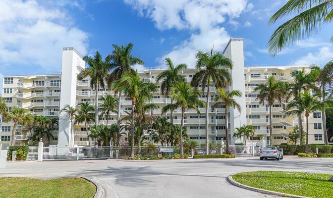 Exterior, Facade, Condo Building
