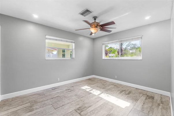 Empty room, Interior, Recessed Lighting, Wood Texture Flooring