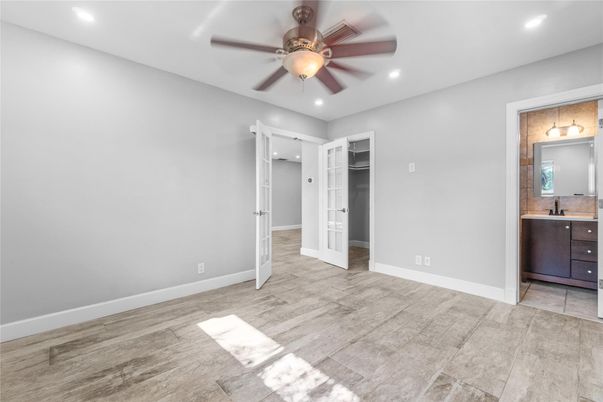 Bathroom, Empty room, Interior, Recessed Lighting