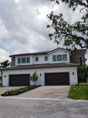 Attached, Exterior, Facade, Mediterranean