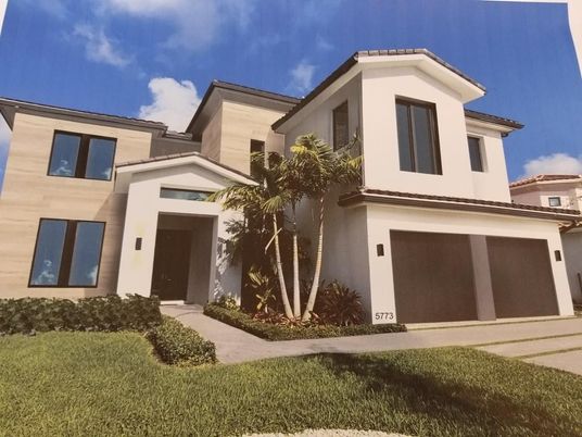 Attached, Exterior, Facade, Mediterranean