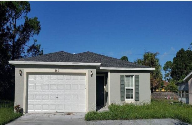 Attached, Exterior, Facade, Ranch