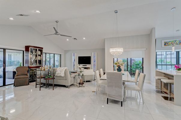 Chandelier, Dining room, Interior, Living room, Marble, Recessed Lighting