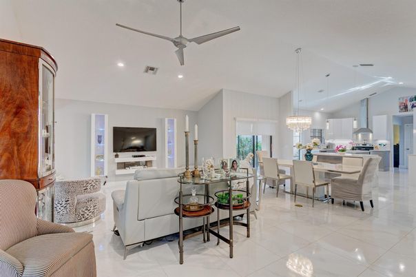 Chandelier, Dining room, Interior, Kitchen, Living room, Pendant Lights, Recessed Lighting