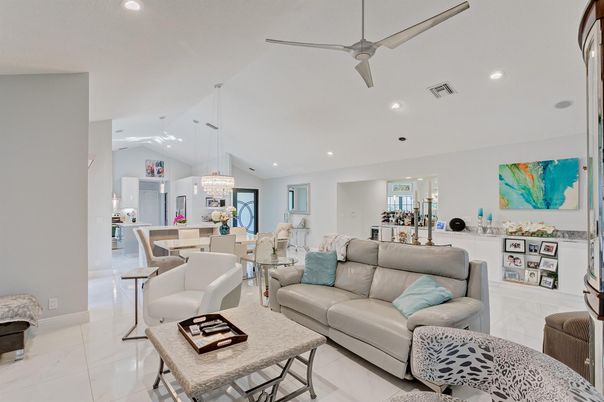 Chandelier, Dining room, Interior, Living room, Pendant Lights, Recessed Lighting