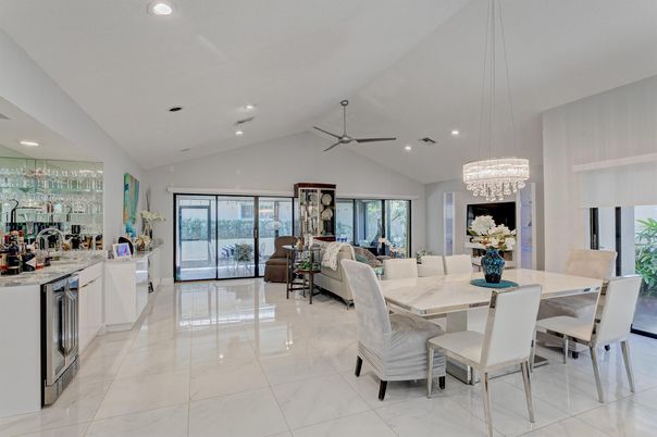 Chandelier, Dining room, Interior, Living room, Marble, Recessed Lighting