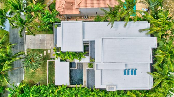 Exterior, Drone