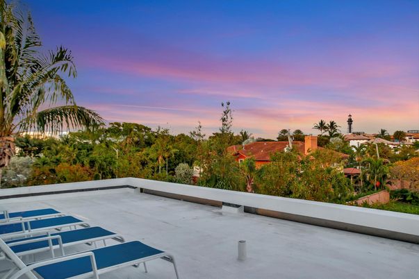 Exterior, Pool, Other
