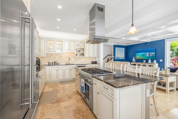 Dining room, Interior, Kitchen, Pendant Lights, Recessed Lighting, Stainless Steel Appliances