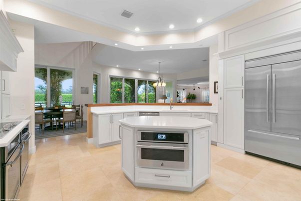 Dining room, Interior, Kitchen, Pendant Lights, Recessed Lighting, Stainless Steel Appliances