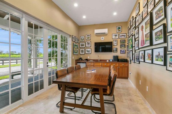 Dining room, Interior, Recessed Lighting