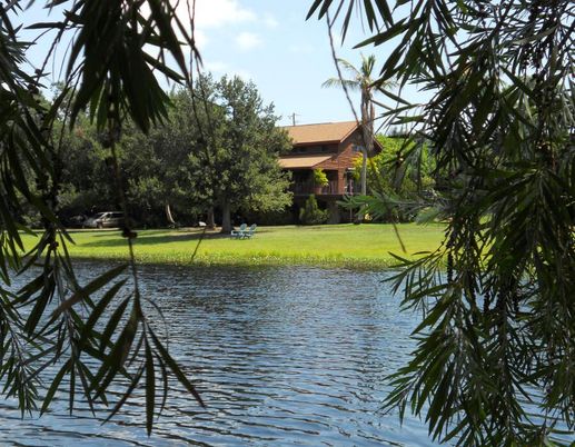 Exterior, Lake