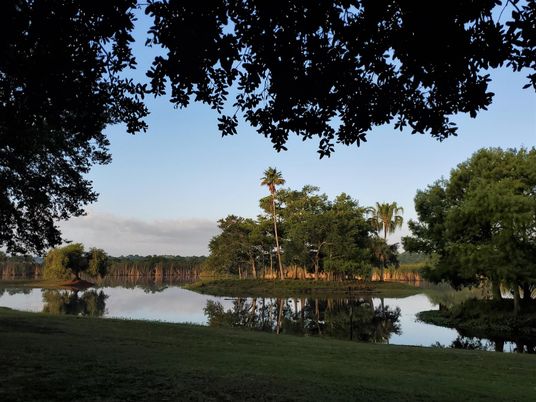 Exterior, Lake