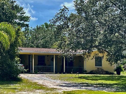 Backyard, Exterior, Facade, Ranch