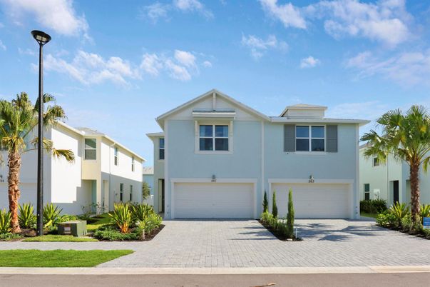 Attached, Exterior, Facade, Modern