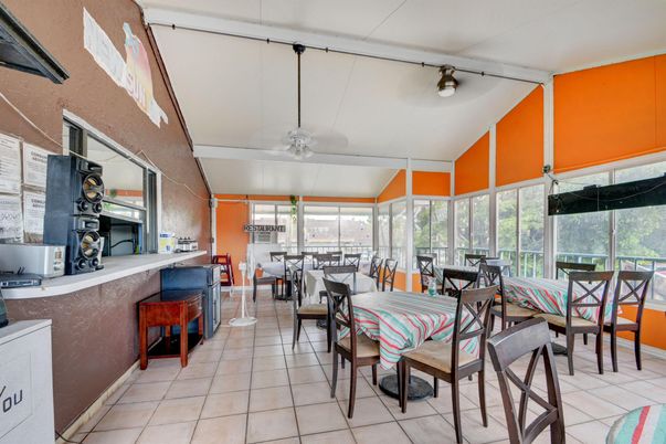 Dining room, Interior
