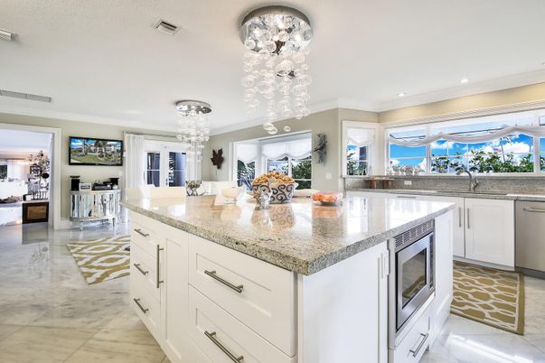 Chandelier, Interior, Kitchen, Marble, Pendant Lights, Recessed Lighting