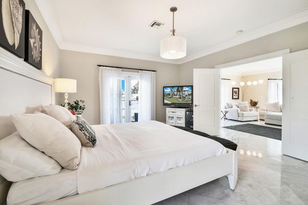 Bedroom, Interior, Pendant Lights