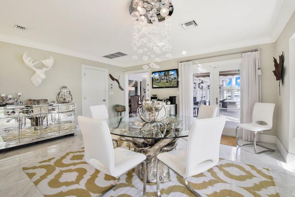 Chandelier, Dining room, Interior, Pendant Lights