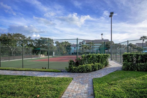 Exterior, Tennis Courts