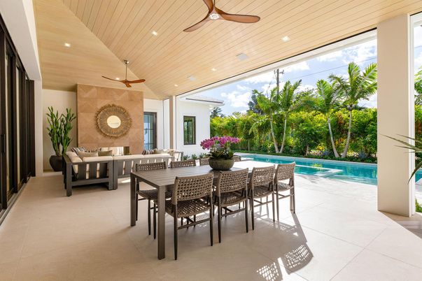 Exterior, Pool, Recessed Lighting