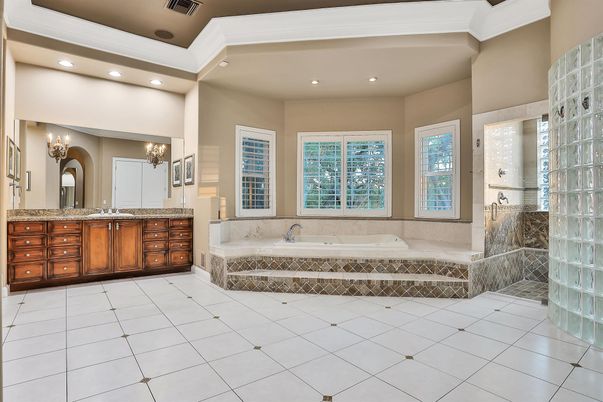 Bathroom, Interior, Recessed Lighting