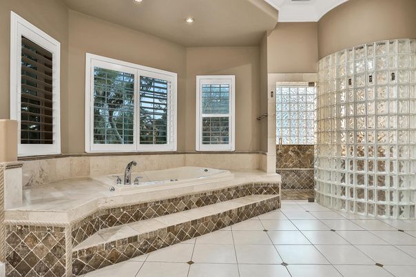 Bathroom, Interior, Recessed Lighting