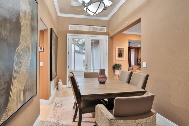 Dining room, Interior