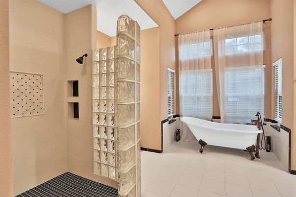 Bathroom, Free Standing Baths, Interior